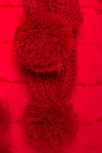 Пуховик с меховыми карманами Лили 3523 Цвет: Красный