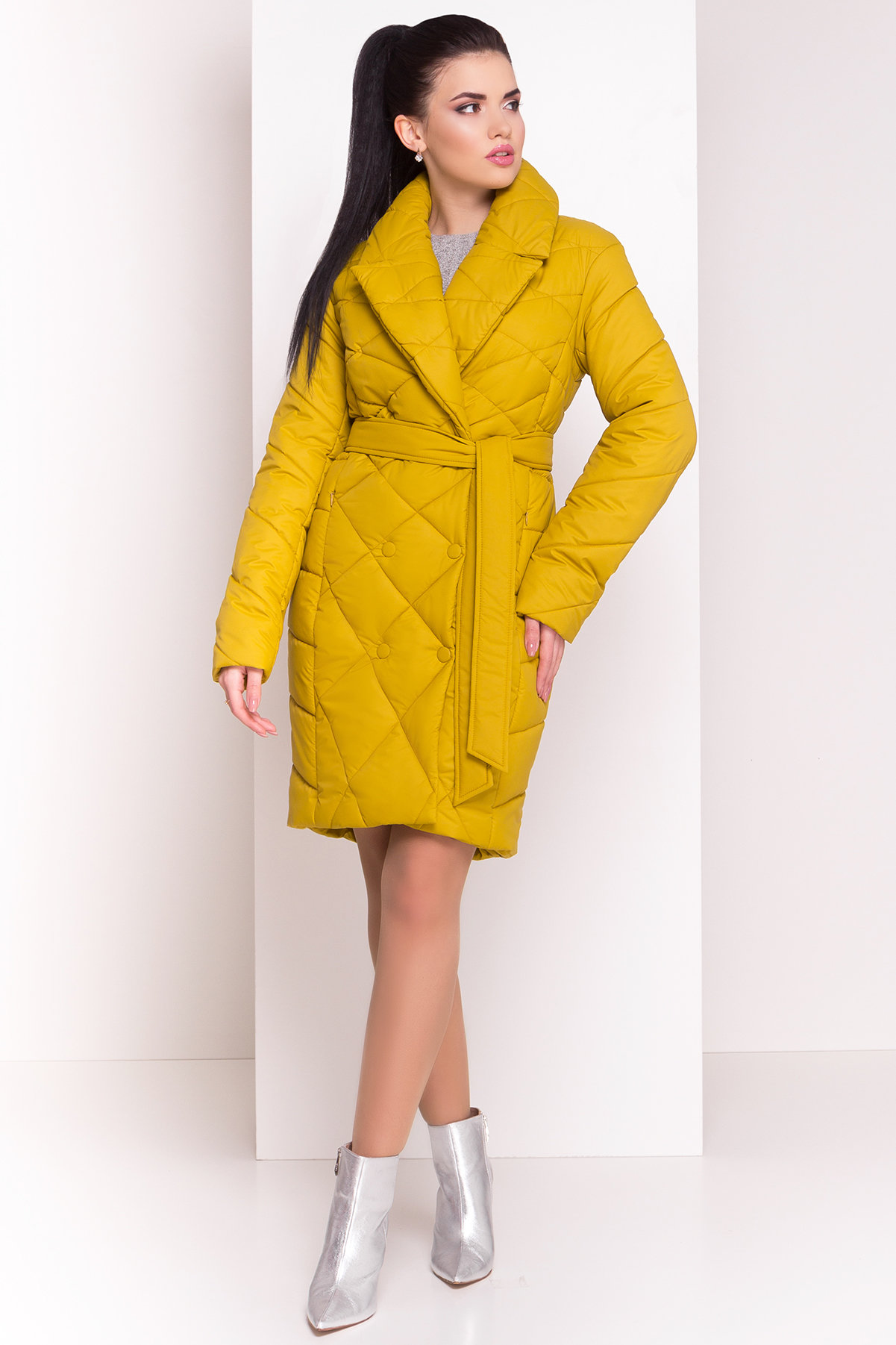 Стеганое демисезонное пальто-куртка Сандра 4526 Цвет: Горчица