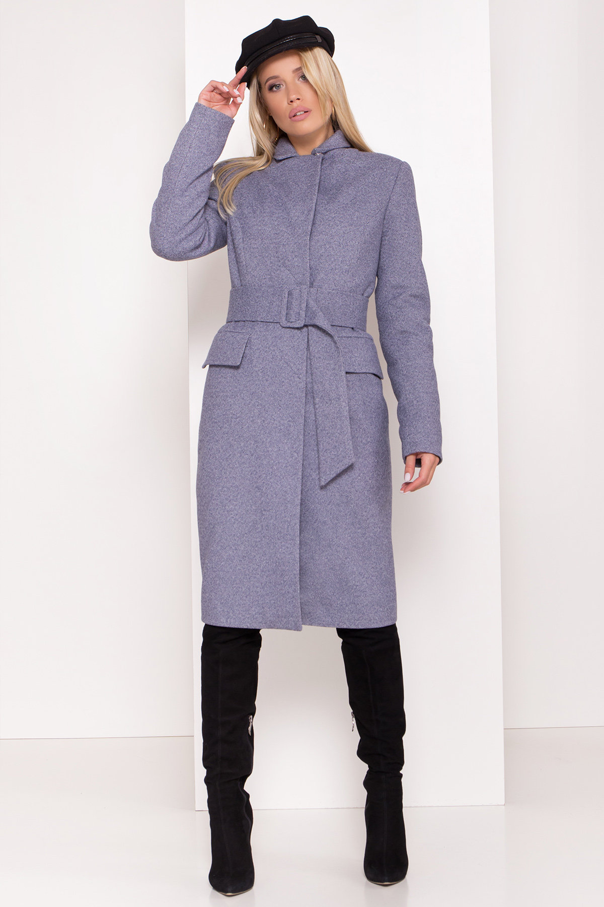 Стильное зимнее женское пальто от Modus Полуприталенное зимнее пальто с отложным воротником Лабио 8182