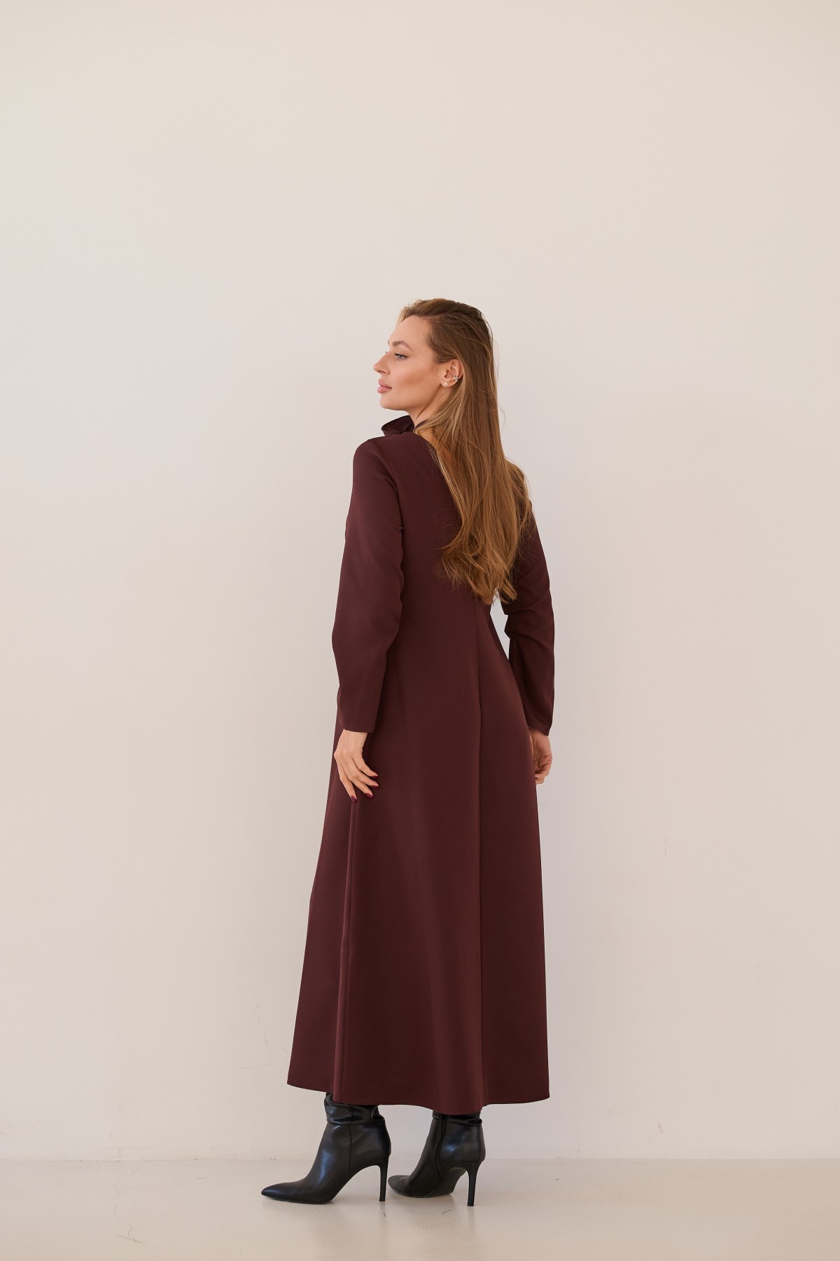 Сукня Плаза Максі Костюмка креп стрейч 16069 Цвет: Шоколад - фото №5 Сукня Плаза Максі Костюмка креп стрейч 16069 Цвет: Шоколад