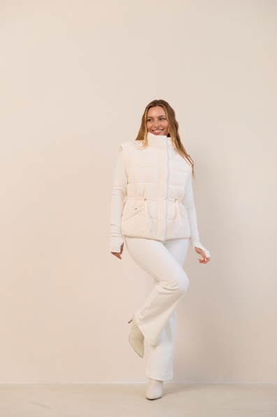 Жилет Бомонд 60 Плащівка Ammy 16724 Цвет: Молоко