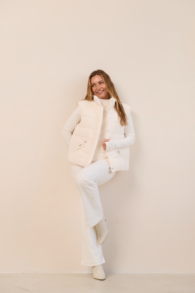 Жилет Бомонд 60 Плащівка Ammy 16724 Цвет: Молоко