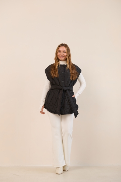 Жилет Ефір Плащівка Ammy стьобана РОМБ 16678 Цвет: Чорний